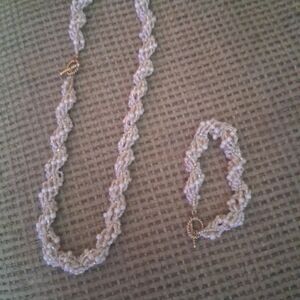 Elegant Pearl and Gold Jewelry Set